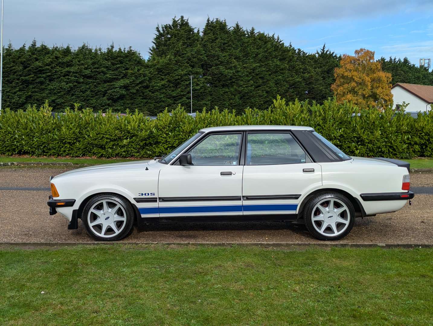 <p>1983 FORD CORTINA 3.0 MKV</p>