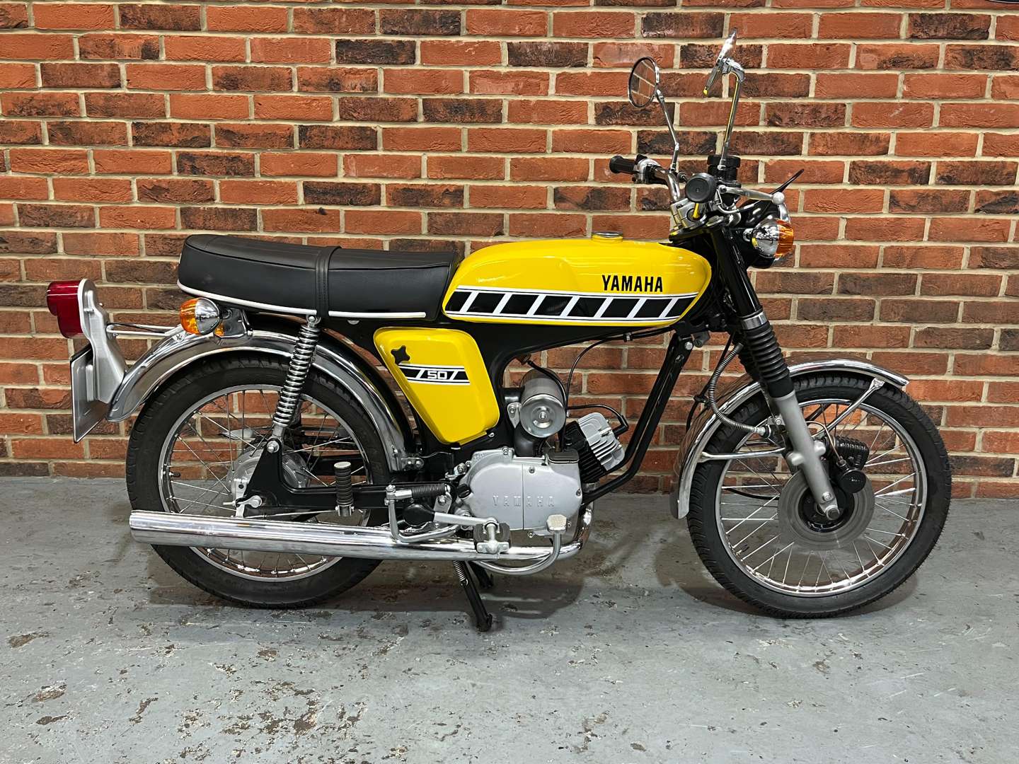 <p>1977 YAMAHA FS1E DX</p>