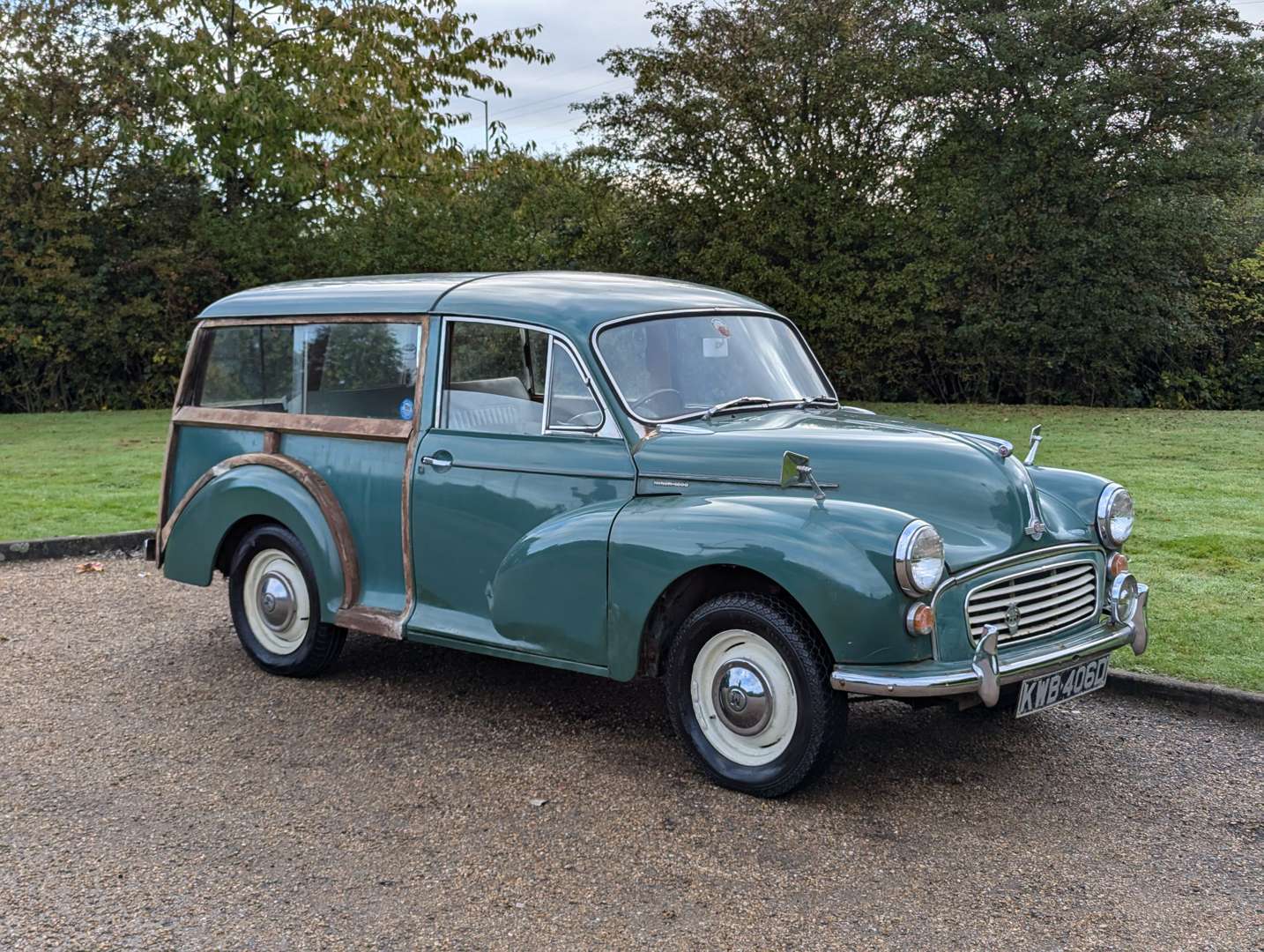 <p>1966 MORRIS MINOR TRAVELLER</p>