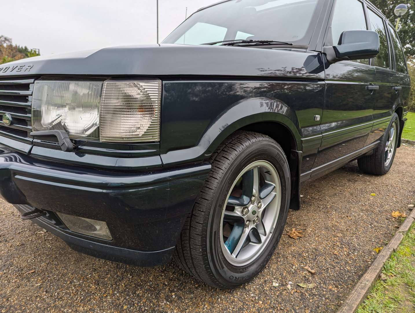 <p>2000 RANGE ROVER 4.6HSE HOLLAND & HOLLAND AUTO</p>