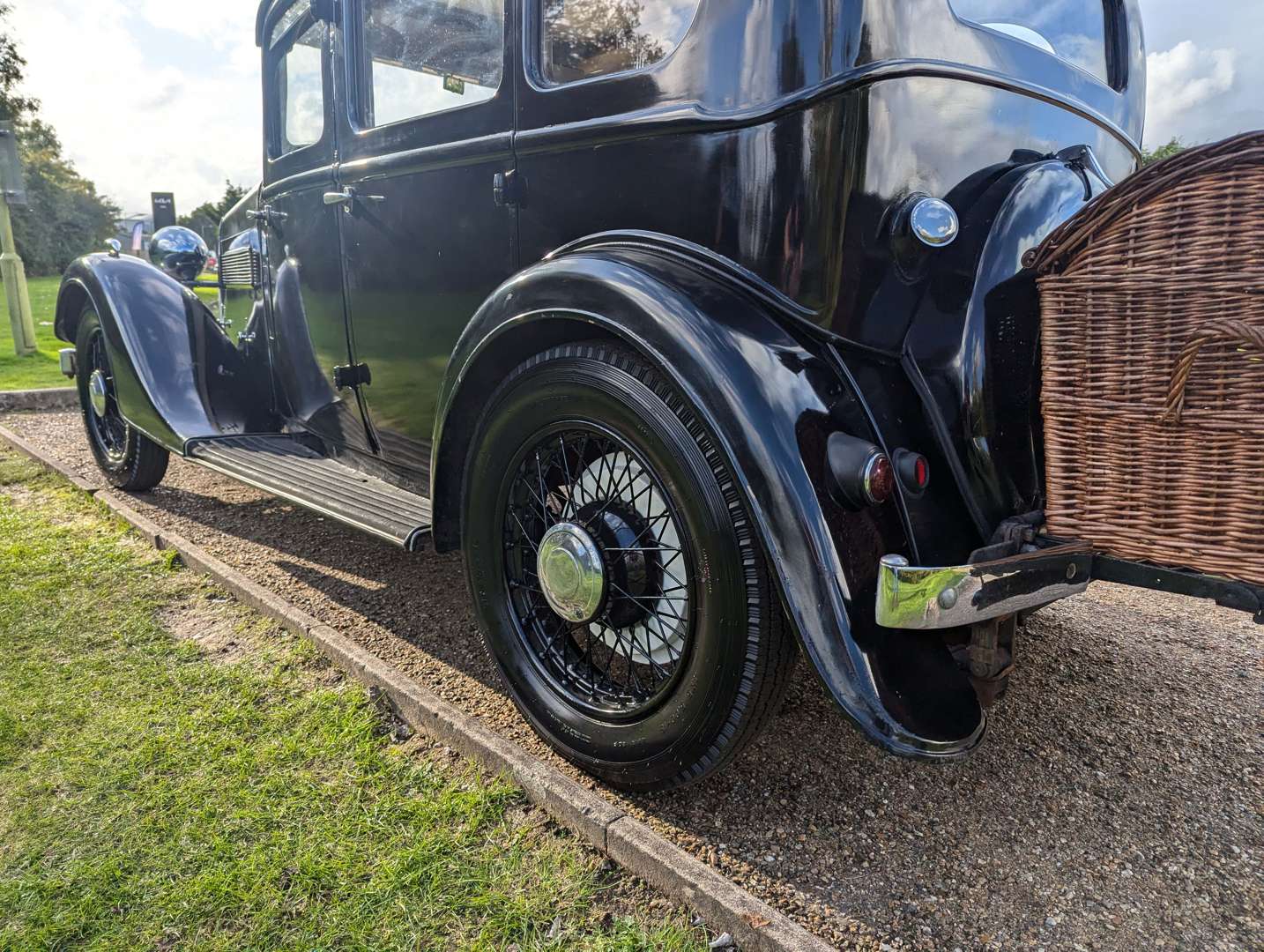 <p>1937 ROVER P2 10</p>