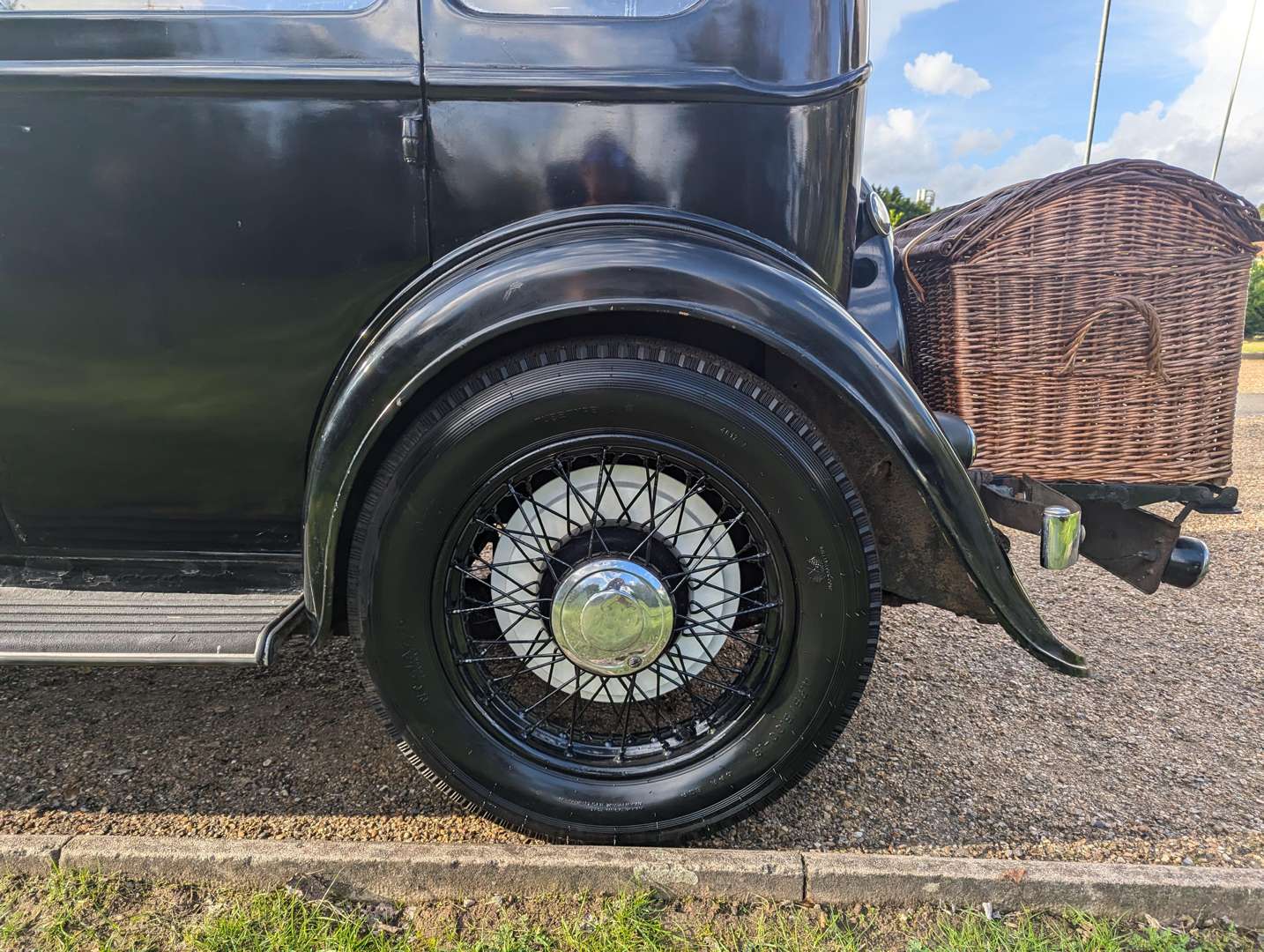 <p>1937 ROVER P2 10</p>