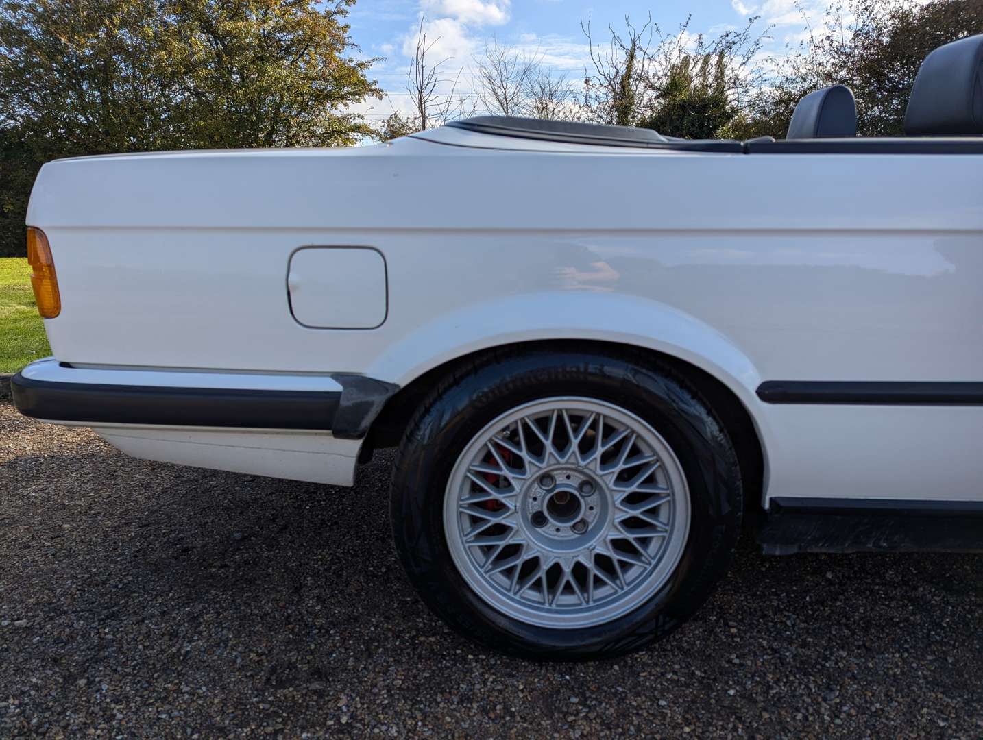 <p>1990 BMW E30 325I CABRIOLET AUTO</p>