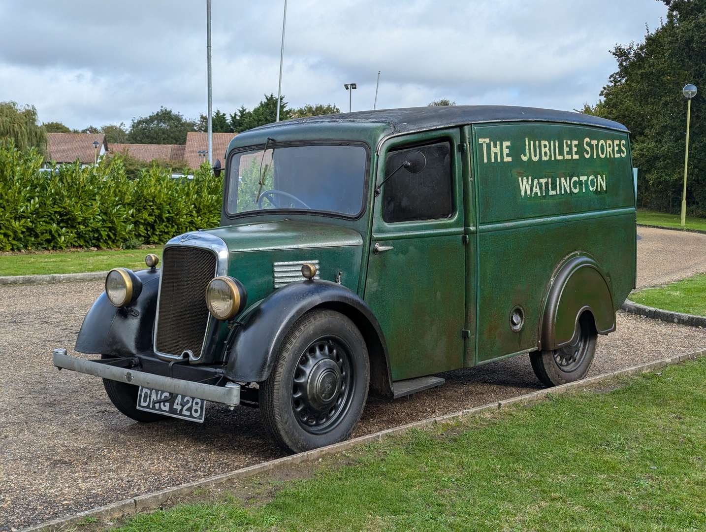 <p>1939 MORRIS 10 VAN</p>