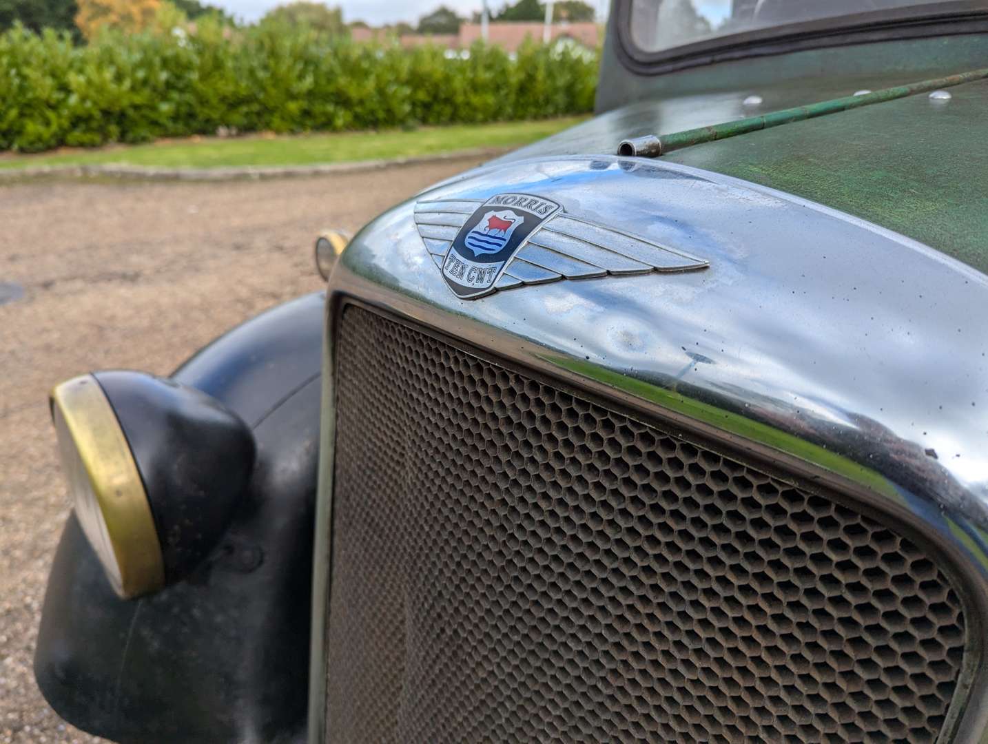 <p>1939 MORRIS 10 VAN</p>