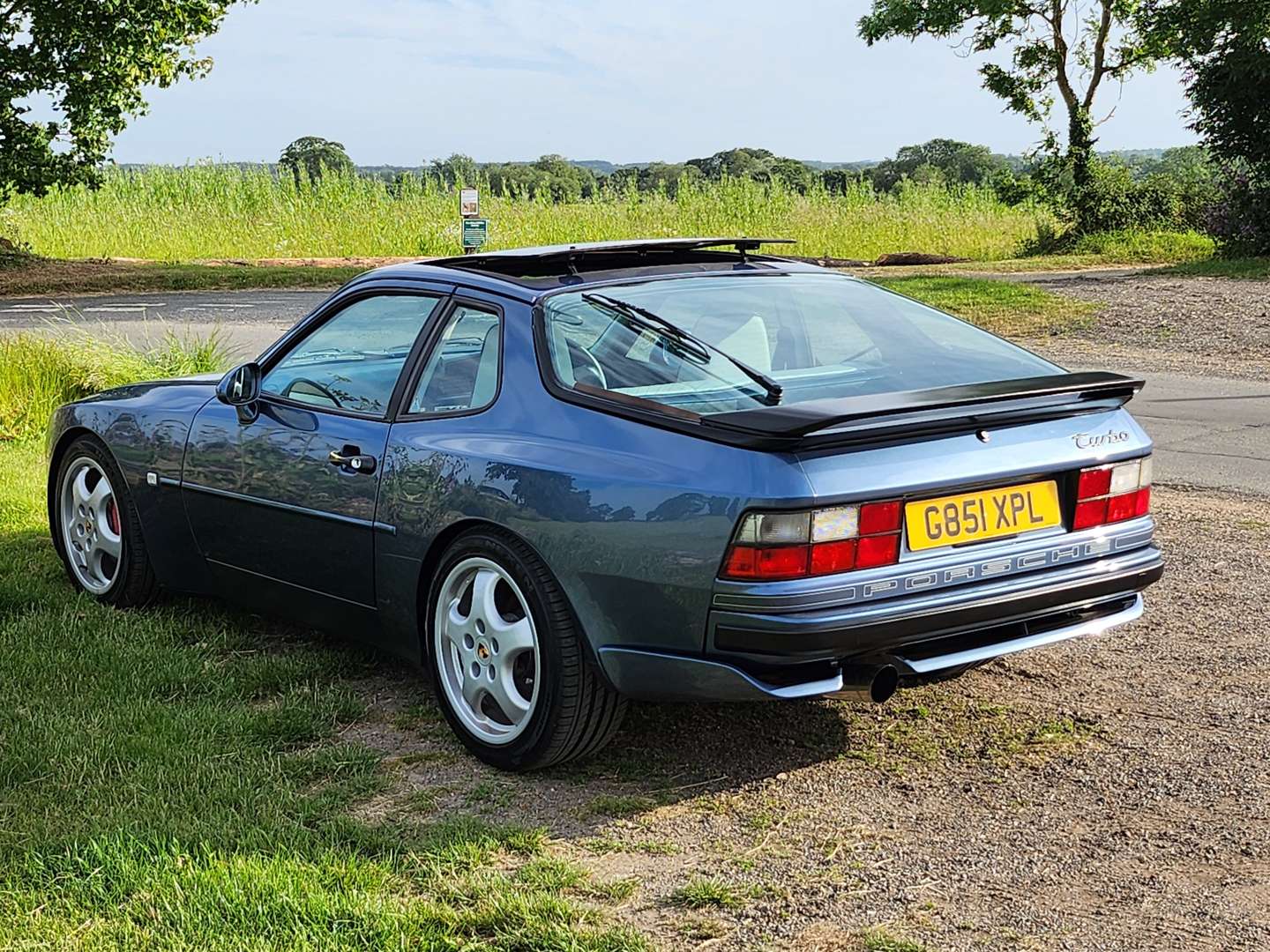 <p>1990 PORSCHE 944 TURBO</p>