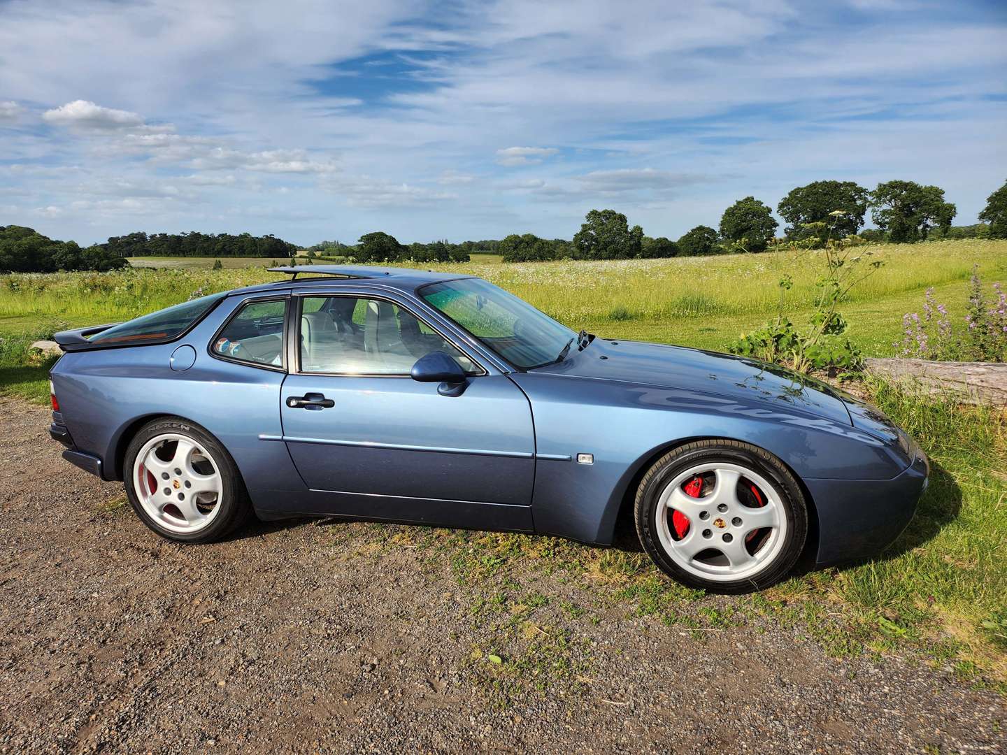 <p>1990 PORSCHE 944 TURBO</p>