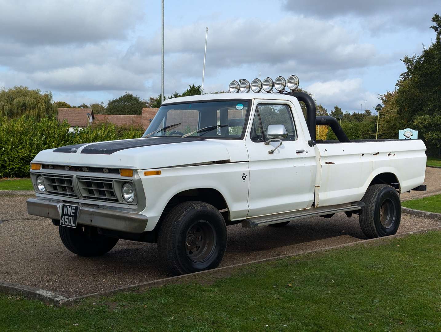 <p>1973 FORD F250 PICK-UP</p>