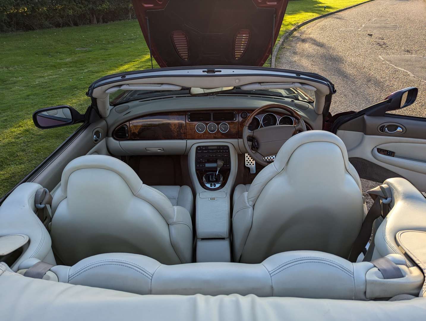 <p>2005 JAGUAR XKR 4.2 CONVERTIBLE</p>