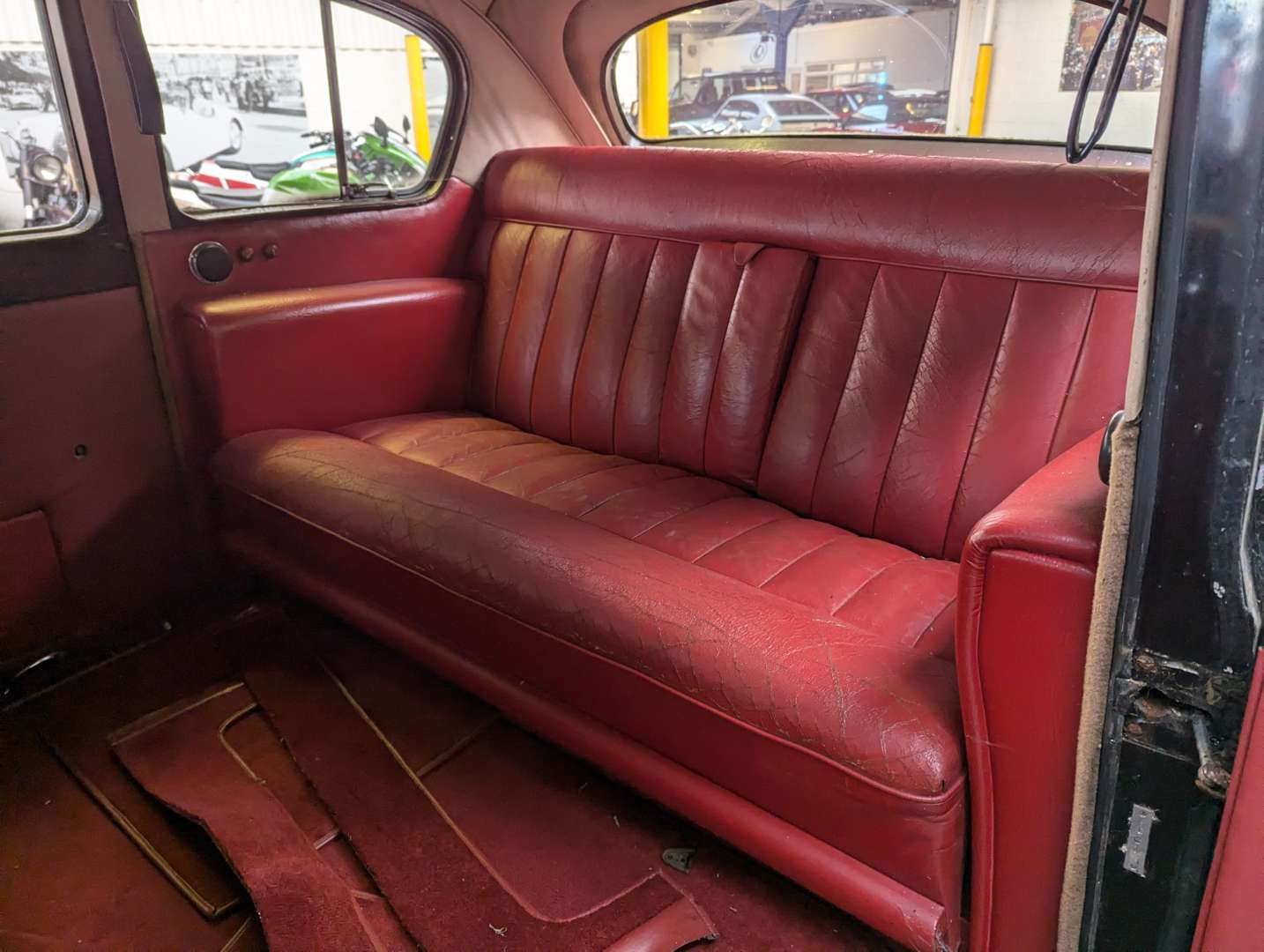 <p>1956 AUSTIN PRINCESS A135 LIMOUSINE</p>