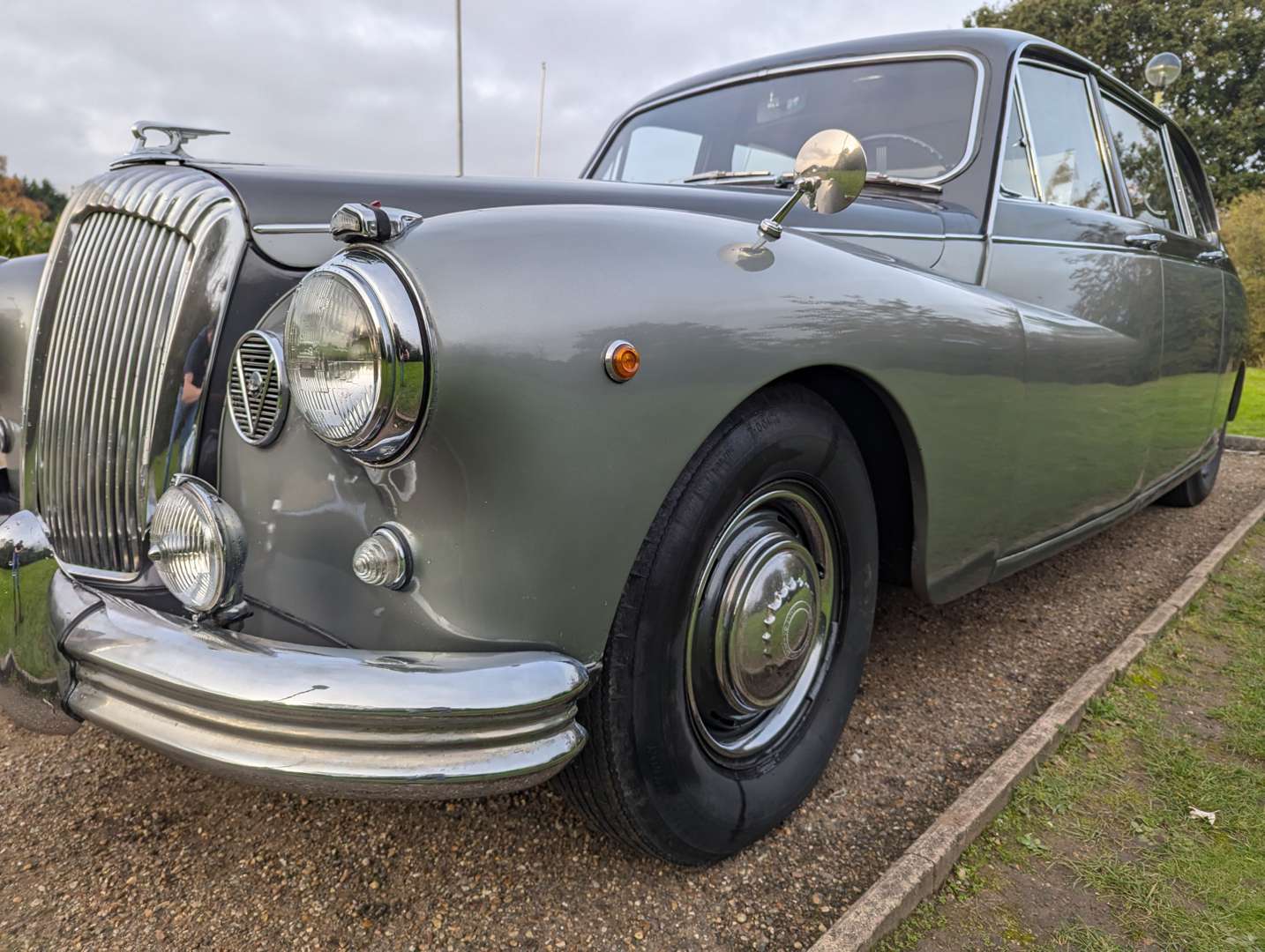 <p>1962 DAIMLER MAJESTIC MAJOR LIMOUSINE LHD</p>