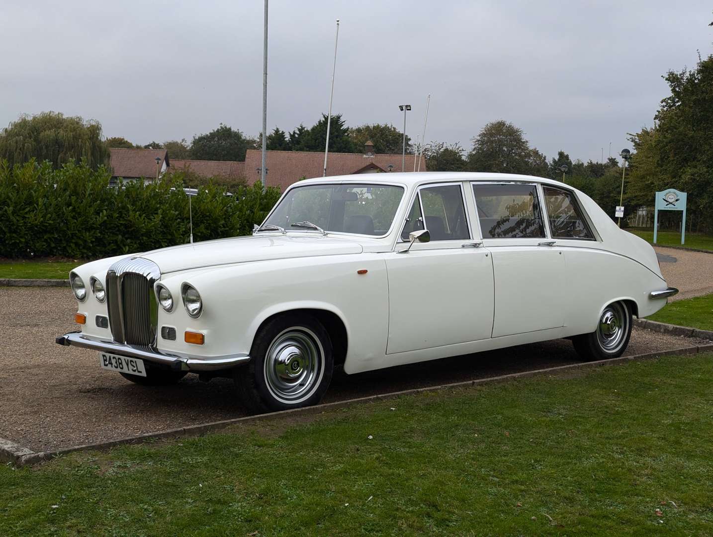 <p>1985 DAIMLER DS420 LIMOUSINE</p>