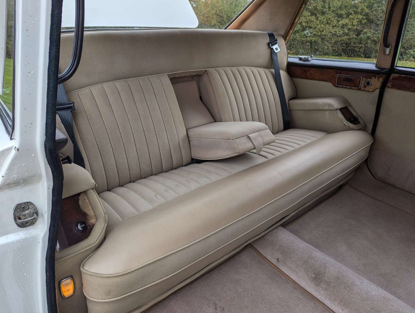 <p>1985 DAIMLER DS420 LIMOUSINE</p>