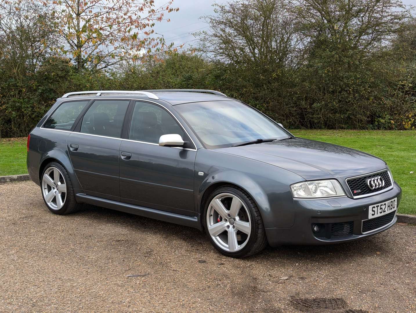 <p>2002 AUDI RS6 QUATTRO ESTATE AUTO</p>