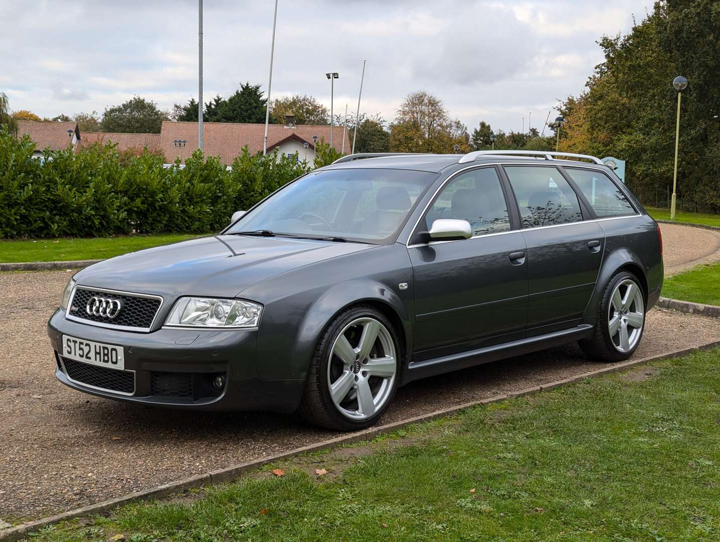 <p>2002 AUDI RS6 QUATTRO ESTATE AUTO</p>