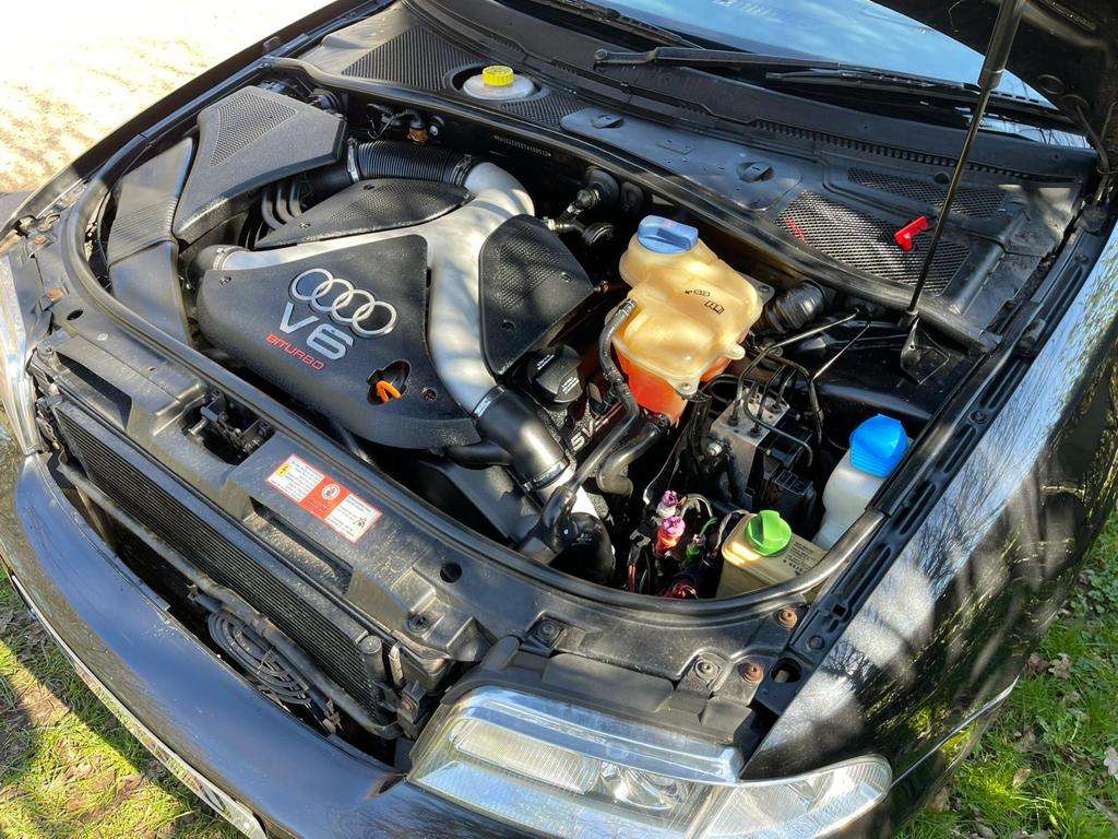 <p>2002 AUDI RS6 QUATTRO ESTATE AUTO</p>