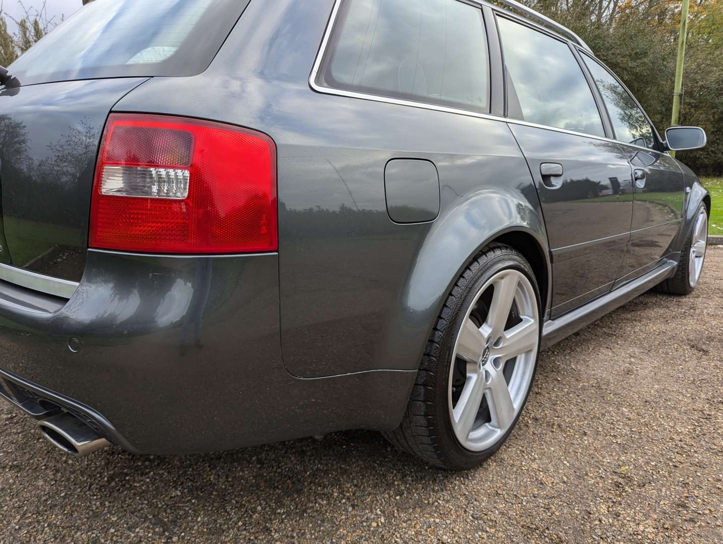 <p>2002 AUDI RS6 QUATTRO ESTATE AUTO</p>