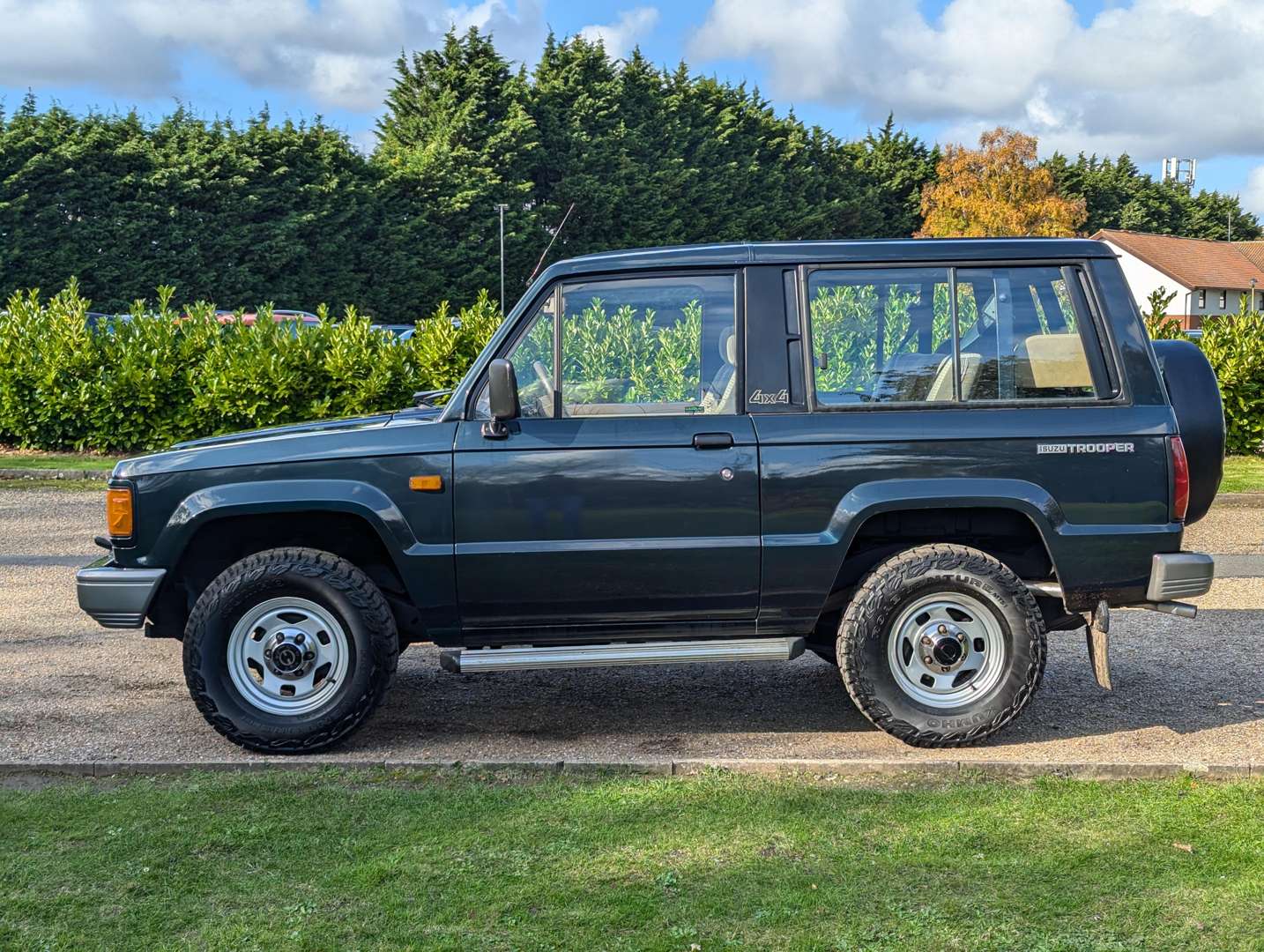 <p>1992 ISUZU TROOPER SWB</p>