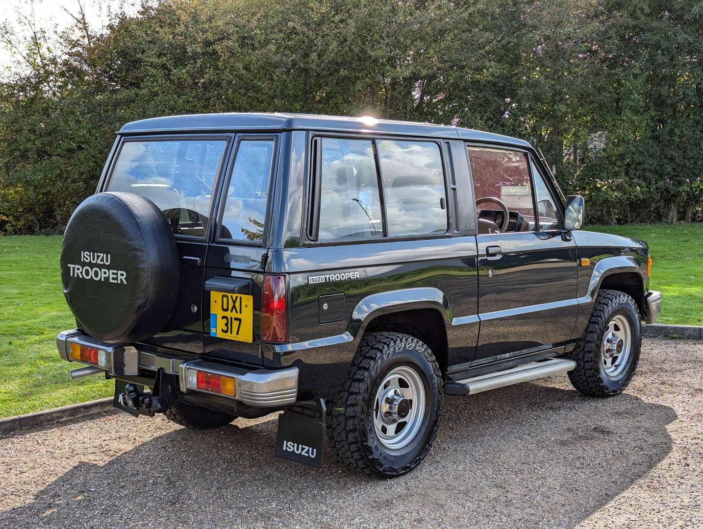 <p>1992 ISUZU TROOPER SWB</p>