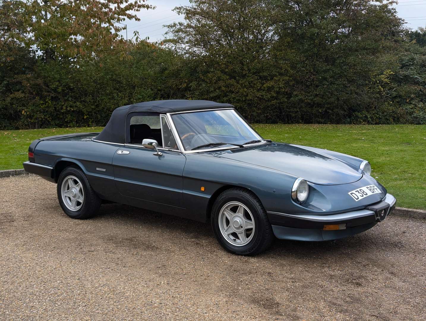 <p>1987 ALFA ROMEO 2000 SPIDER</p>