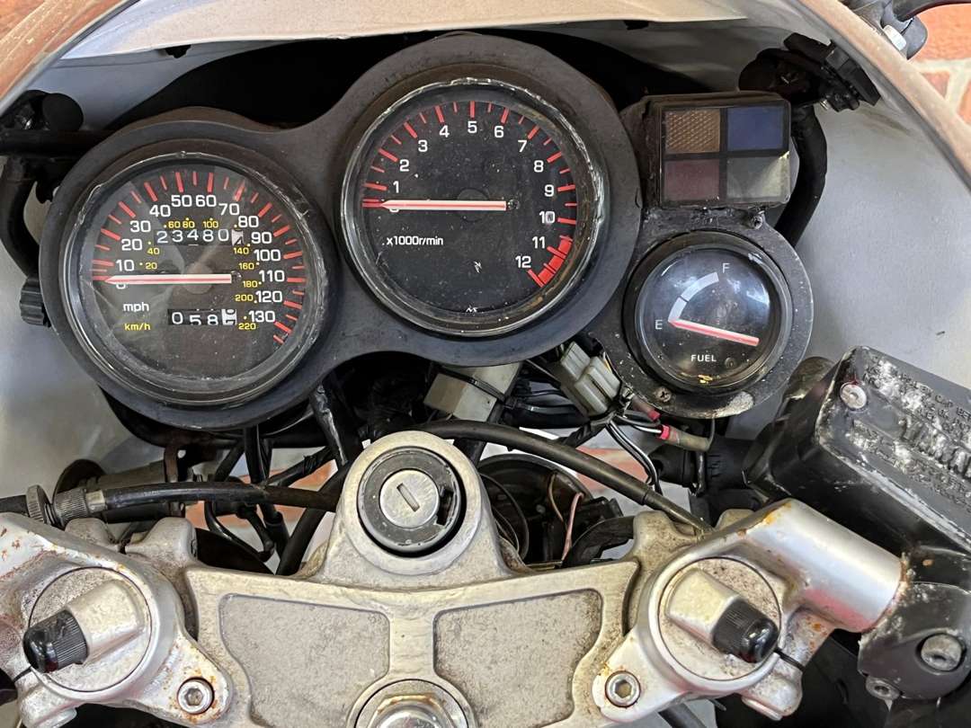 <p>1989 YAMAHA FZ600 PURE SPORT</p>