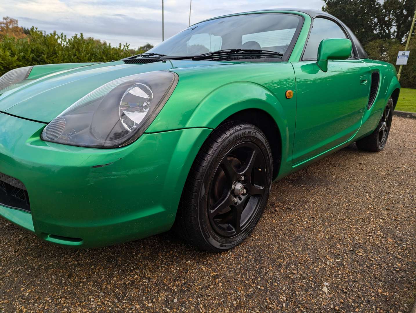 <p>2001 TOYOTA MR2</p>