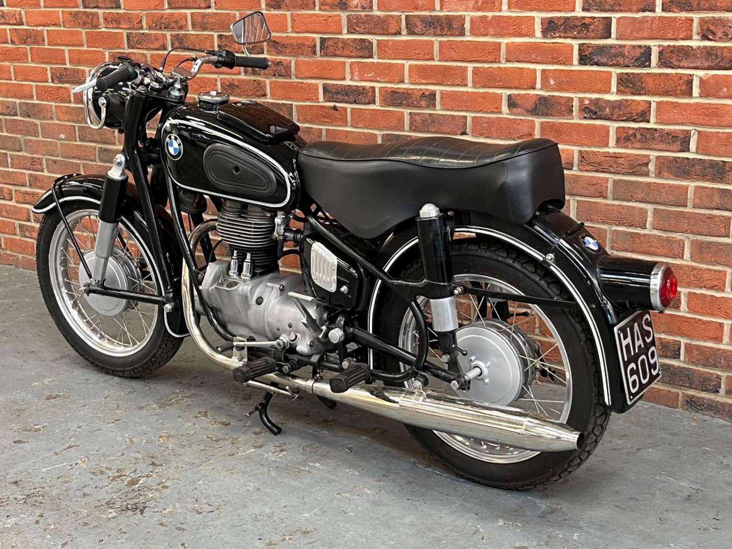 <p>1957 BMW R26</p>