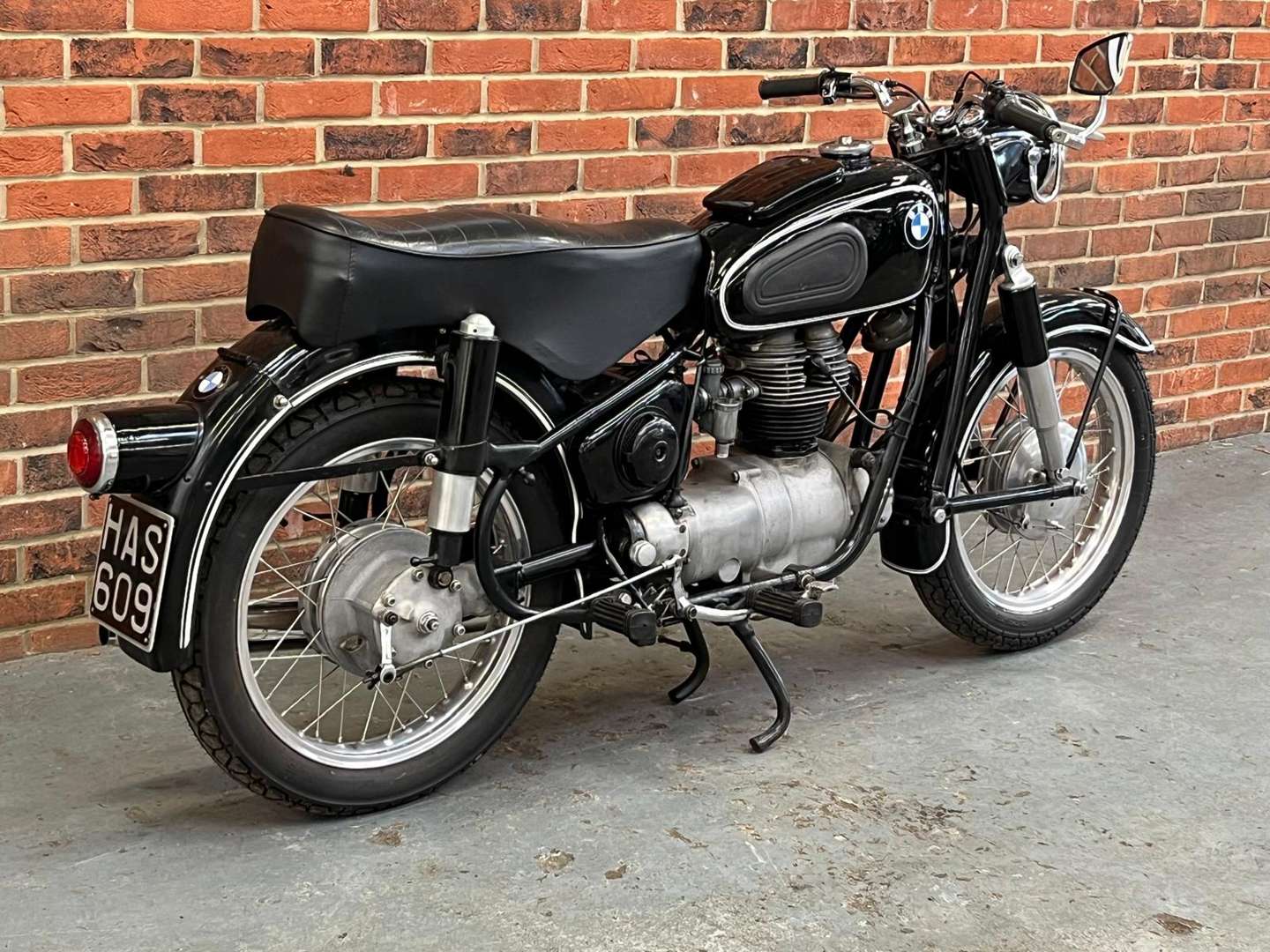 <p>1957 BMW R26</p>