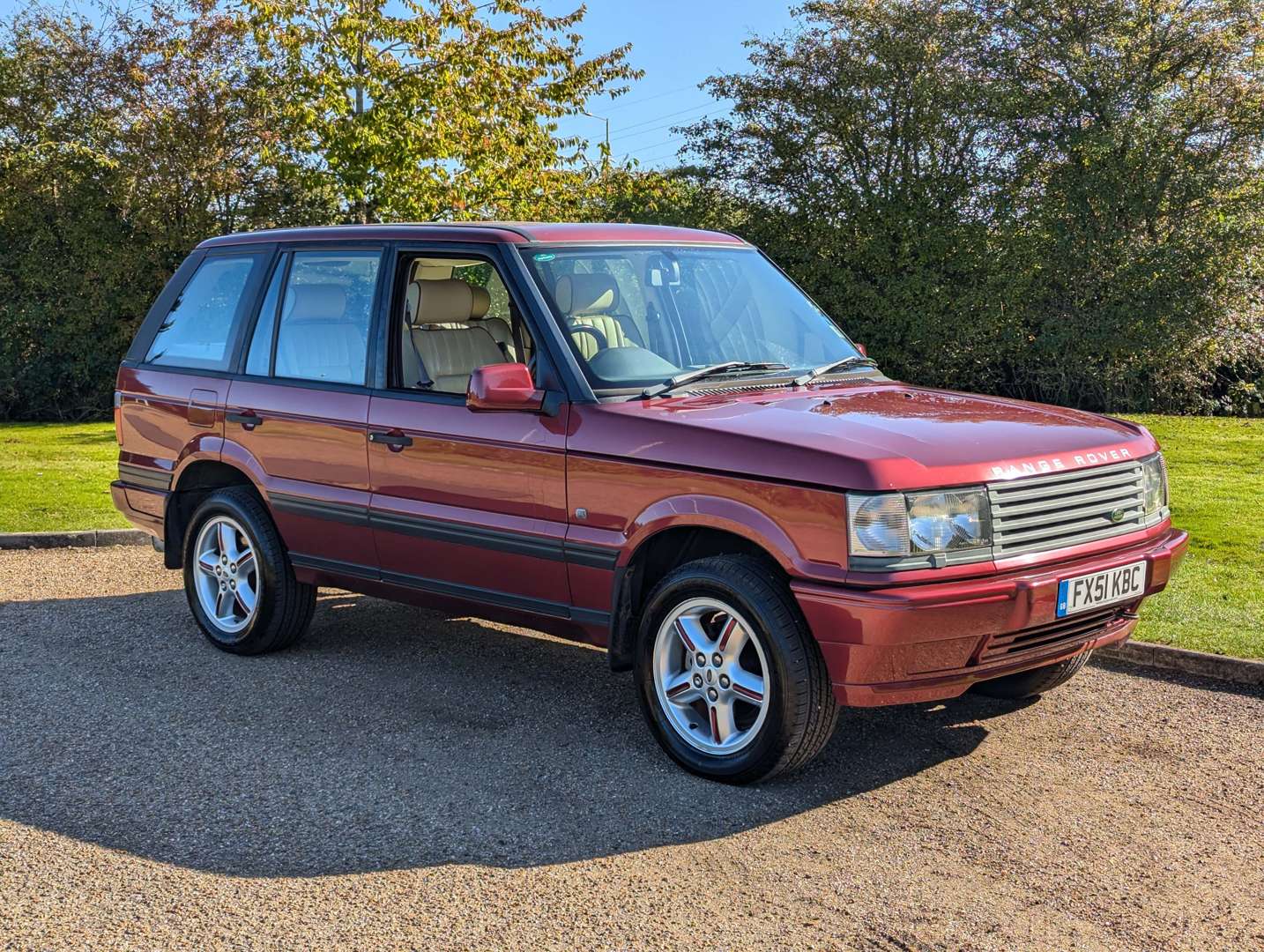 <p>2001 RANGE ROVER BORDEAUX 4.0 AUTO</p>