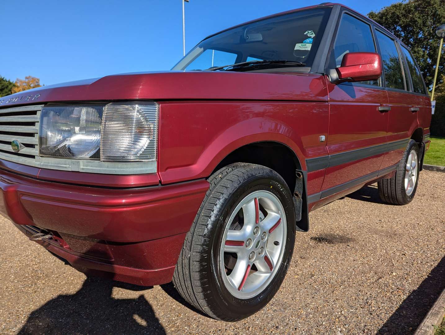 <p>2001 RANGE ROVER BORDEAUX 4.0 AUTO</p>