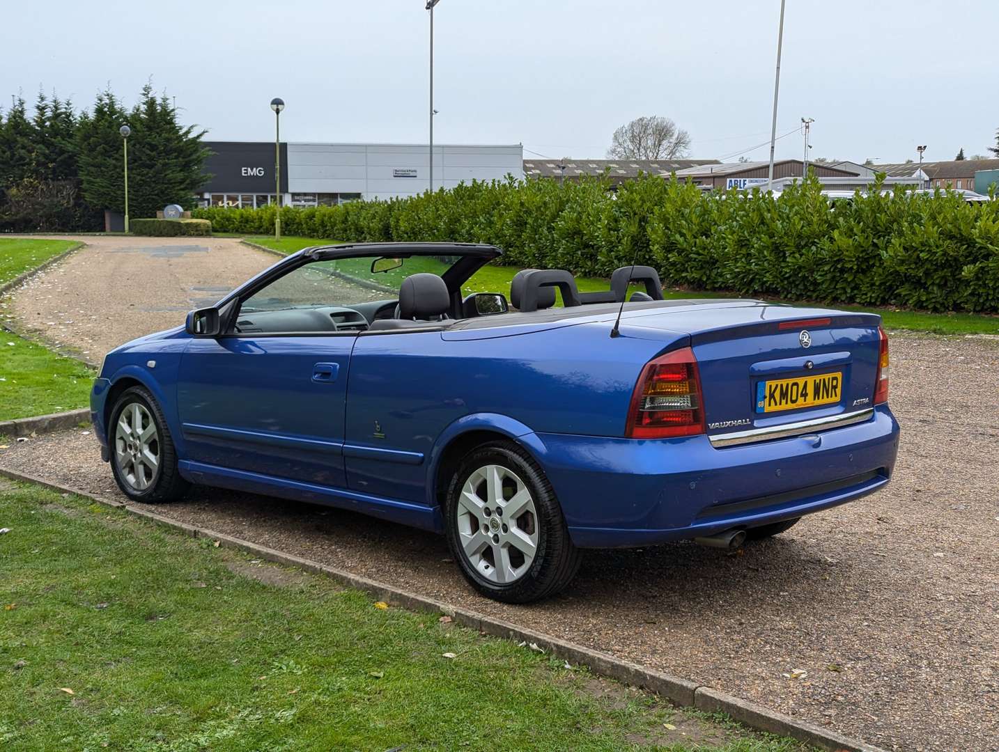 <p>2004 VAUXHALL ASTRA COUPE CONVERTIBLE AUTO</p>