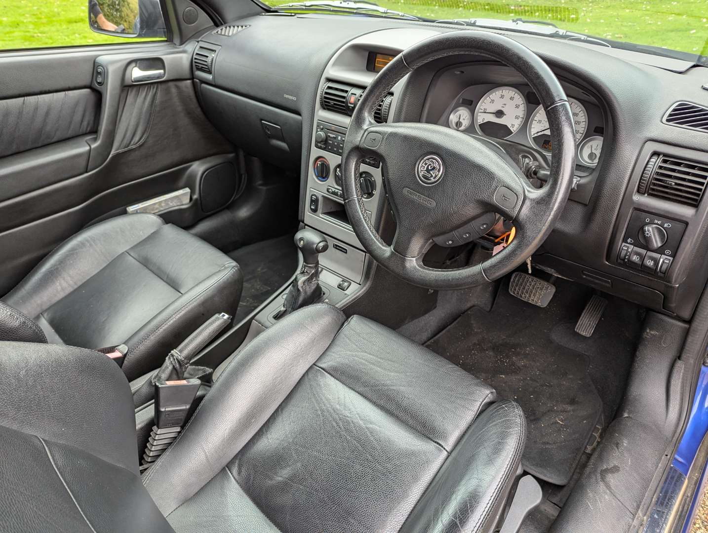 <p>2004 VAUXHALL ASTRA COUPE CONVERTIBLE AUTO</p>