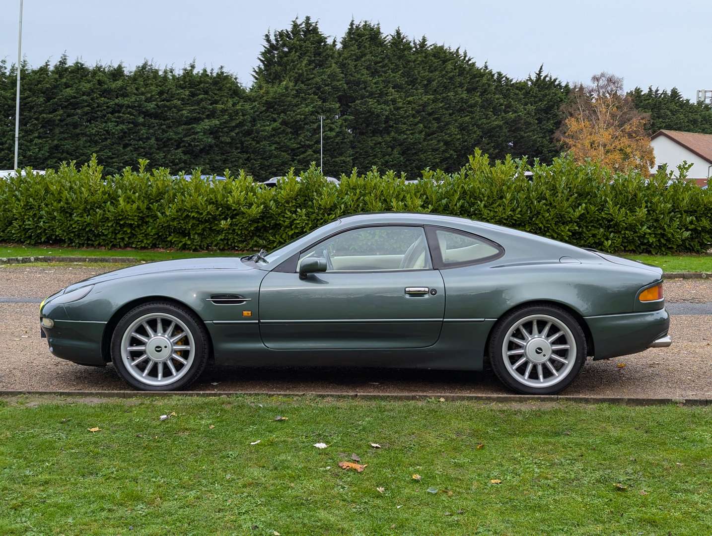 <p>1995 ASTON MARTIN DB7 COUPE</p>