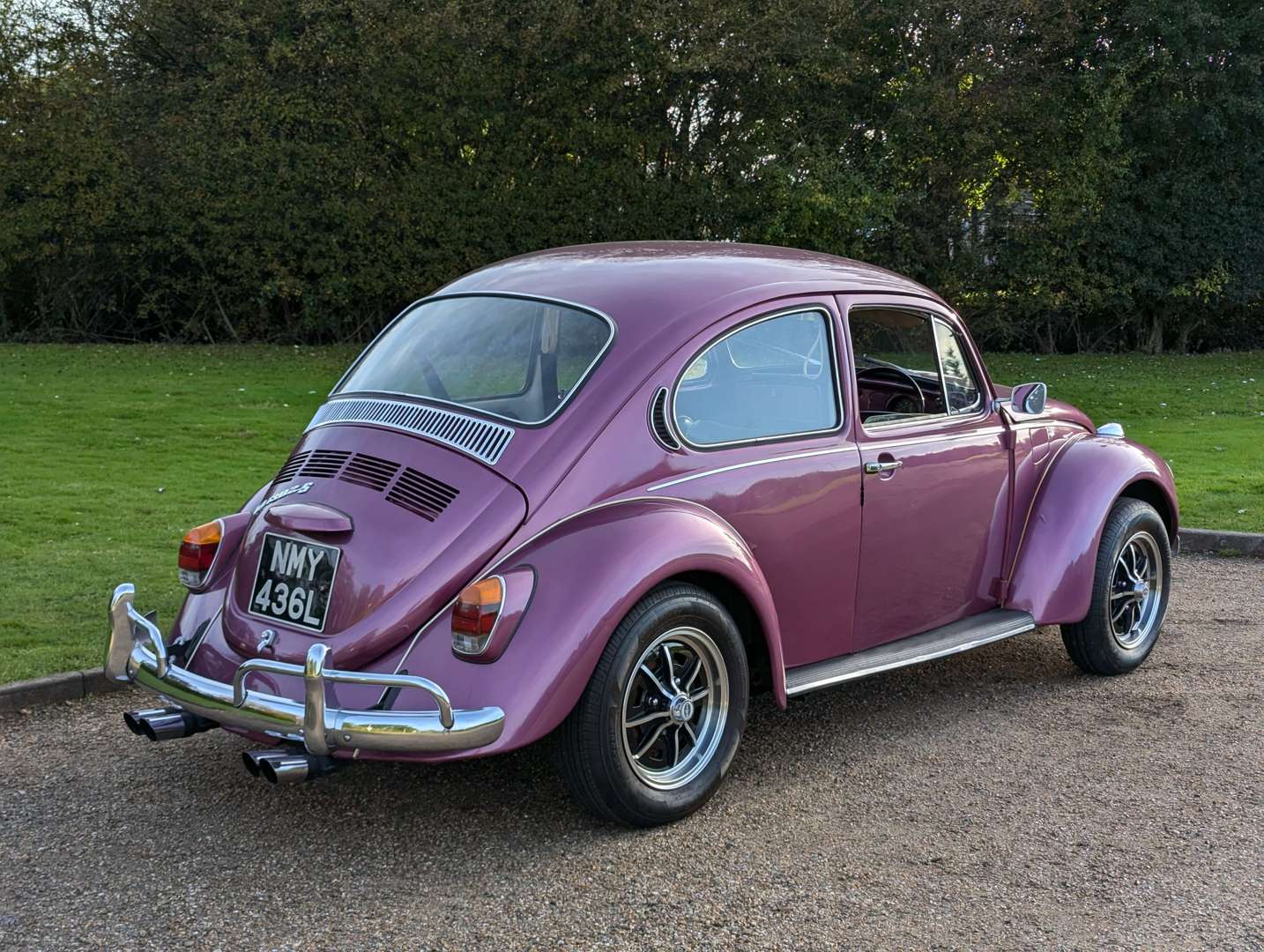 <p>1972 VW BEETLE</p>