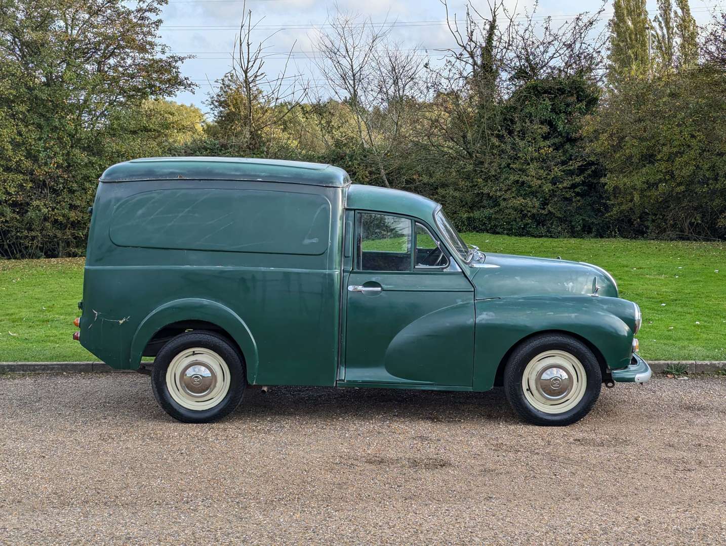 <p>1965 MORRIS MINOR VAN</p>