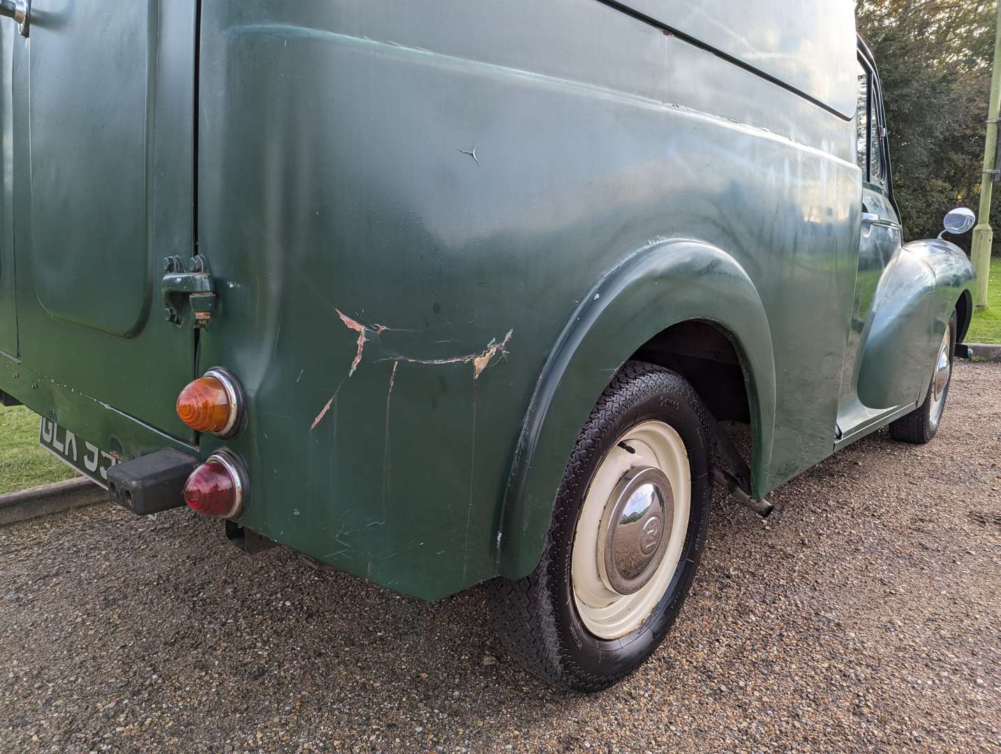 <p>1965 MORRIS MINOR VAN</p>