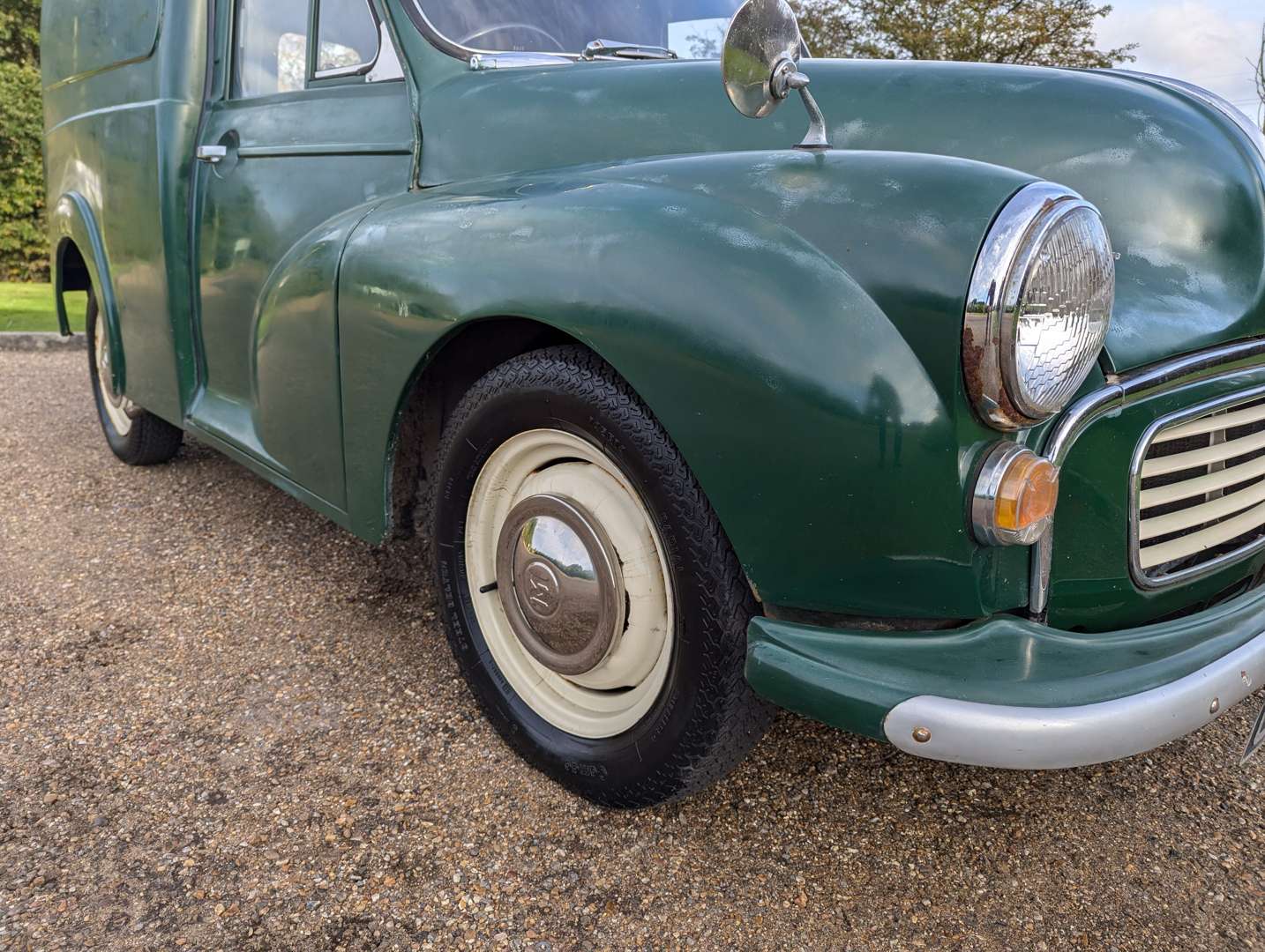 <p>1965 MORRIS MINOR VAN</p>