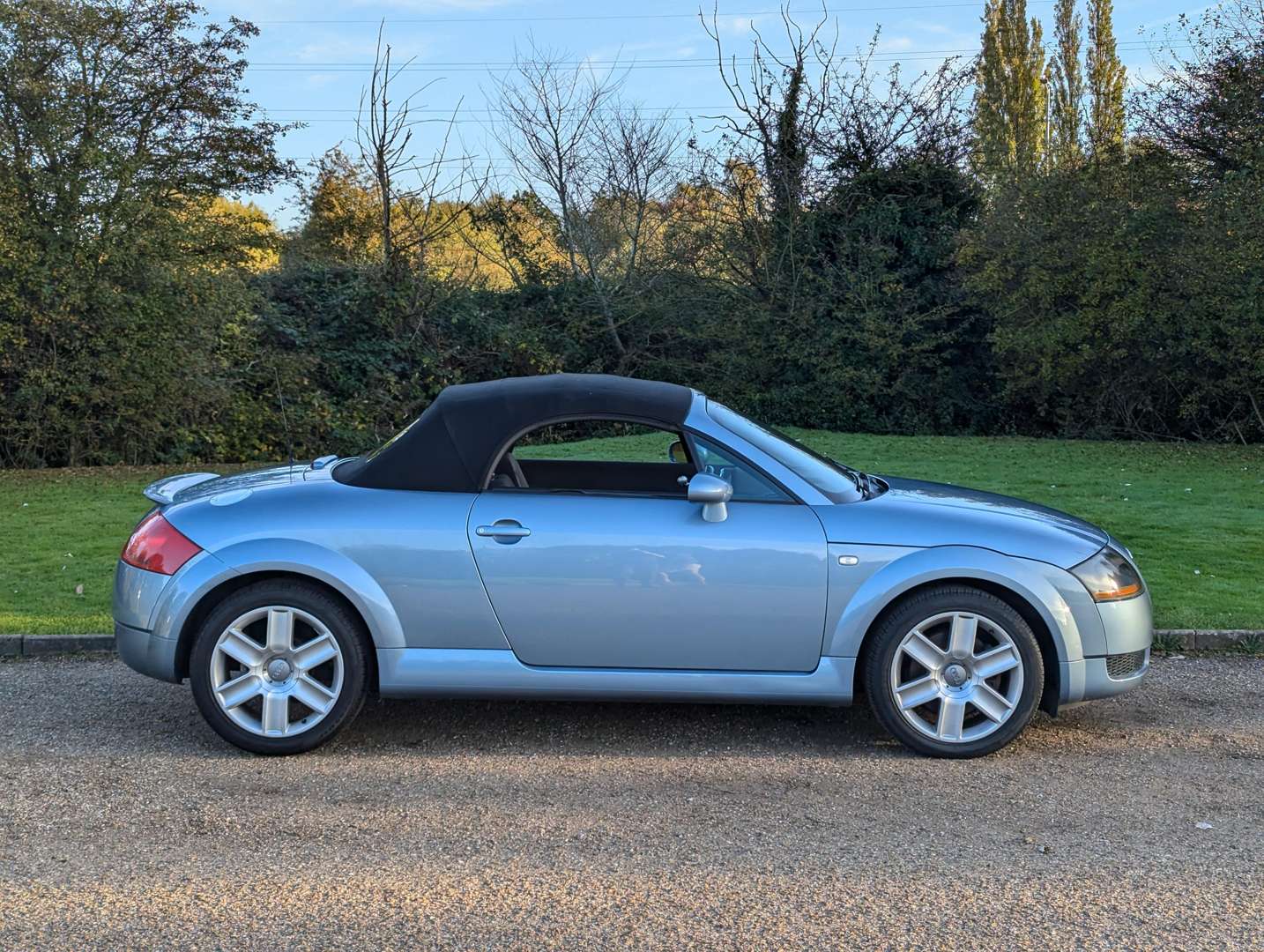 <p>2004 AUDI TT 1.8 ROADSTER (150 BHP)</p>