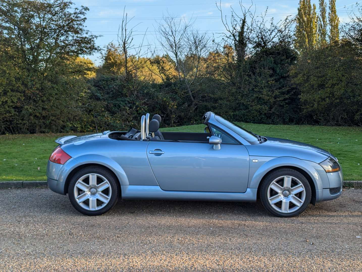 <p>2004 AUDI TT 1.8 ROADSTER (150 BHP)</p>