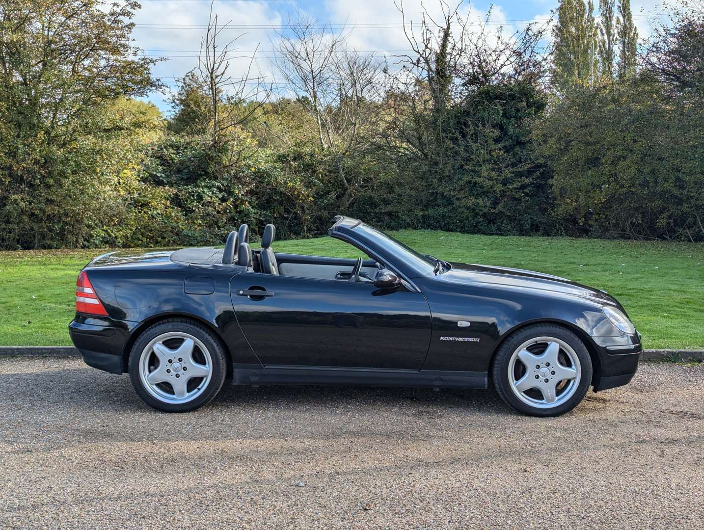 <p>2001 MERCEDES SLK 230 KOMPRESSOR</p>