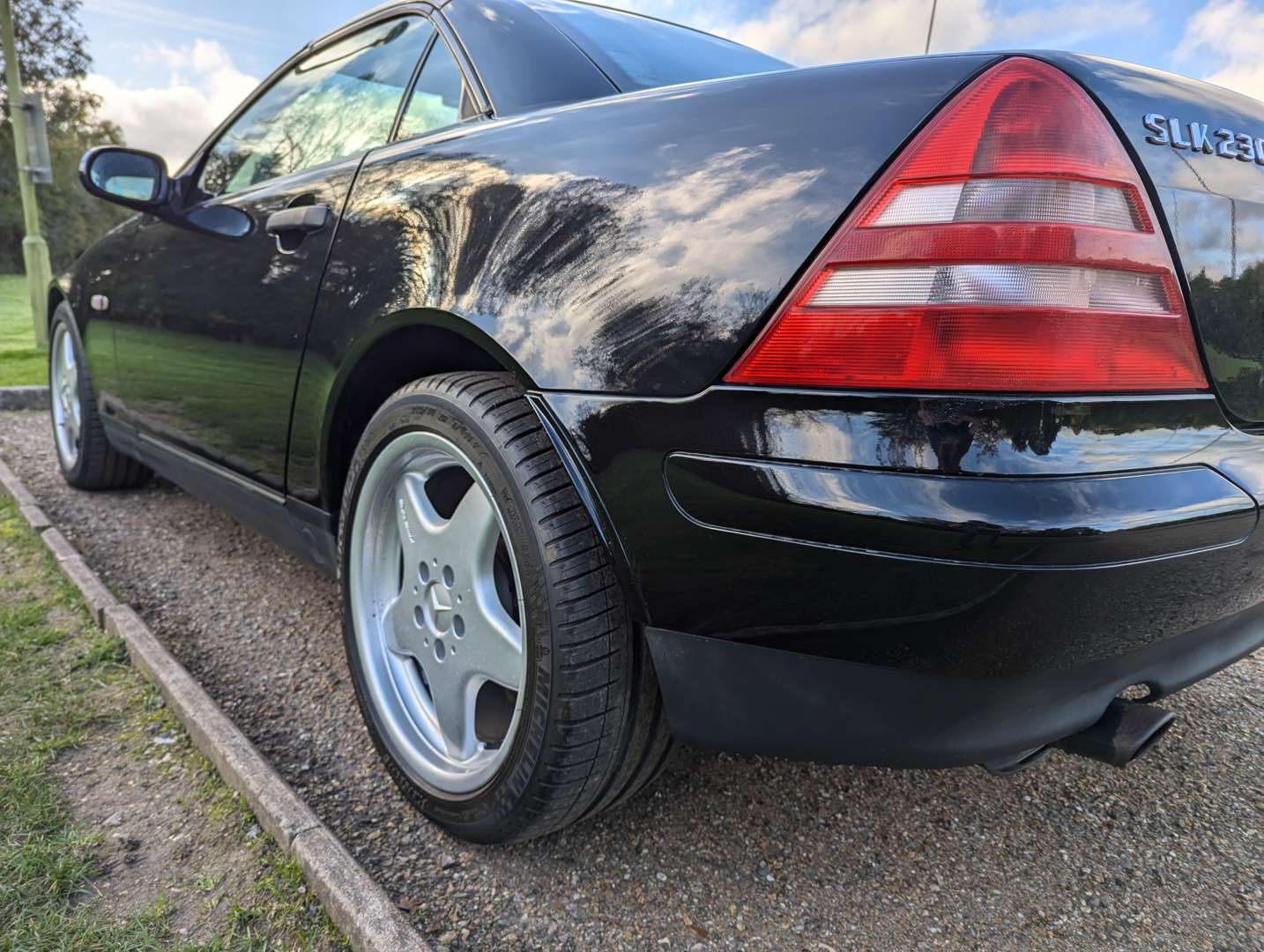 <p>2001 MERCEDES SLK 230 KOMPRESSOR</p>