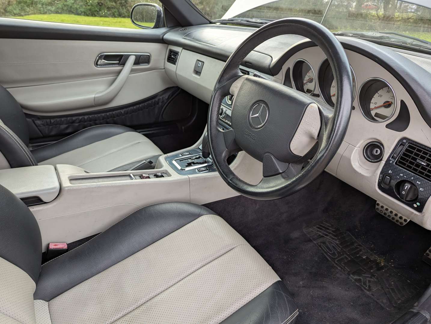 <p>2001 MERCEDES SLK 230 KOMPRESSOR</p>