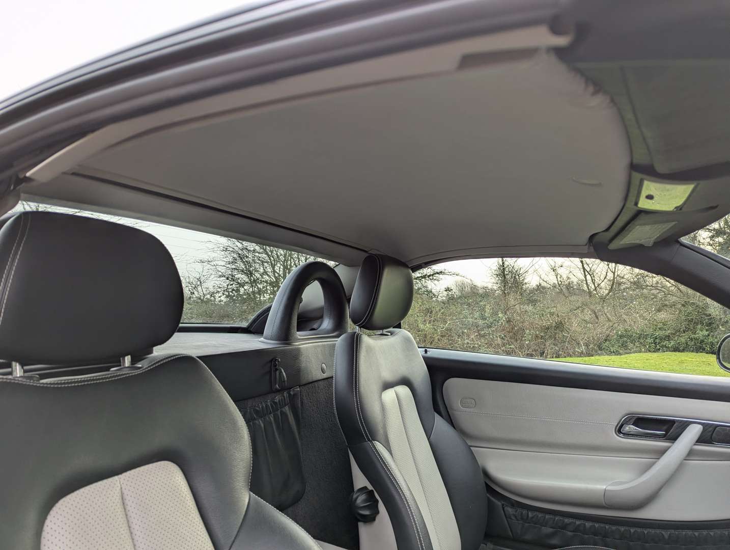 <p>2001 MERCEDES SLK 230 KOMPRESSOR</p>