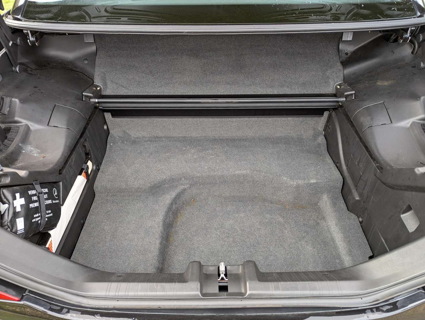 <p>2001 MERCEDES SLK 230 KOMPRESSOR</p>