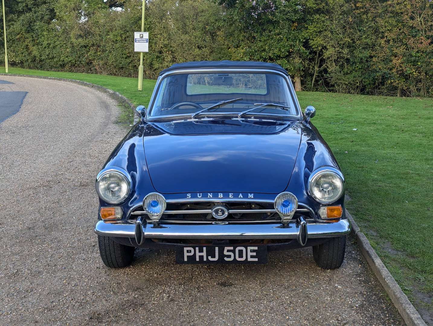 <p>1967 SUNBEAM ALPINE</p>