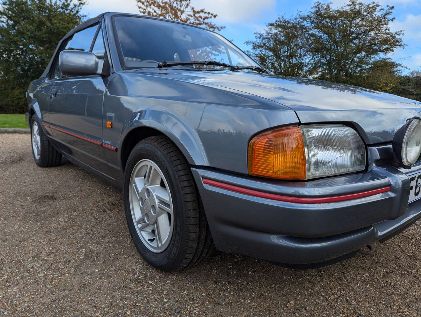 <p>1989 FORD ESCORT 1.6I CABRIOLET</p>