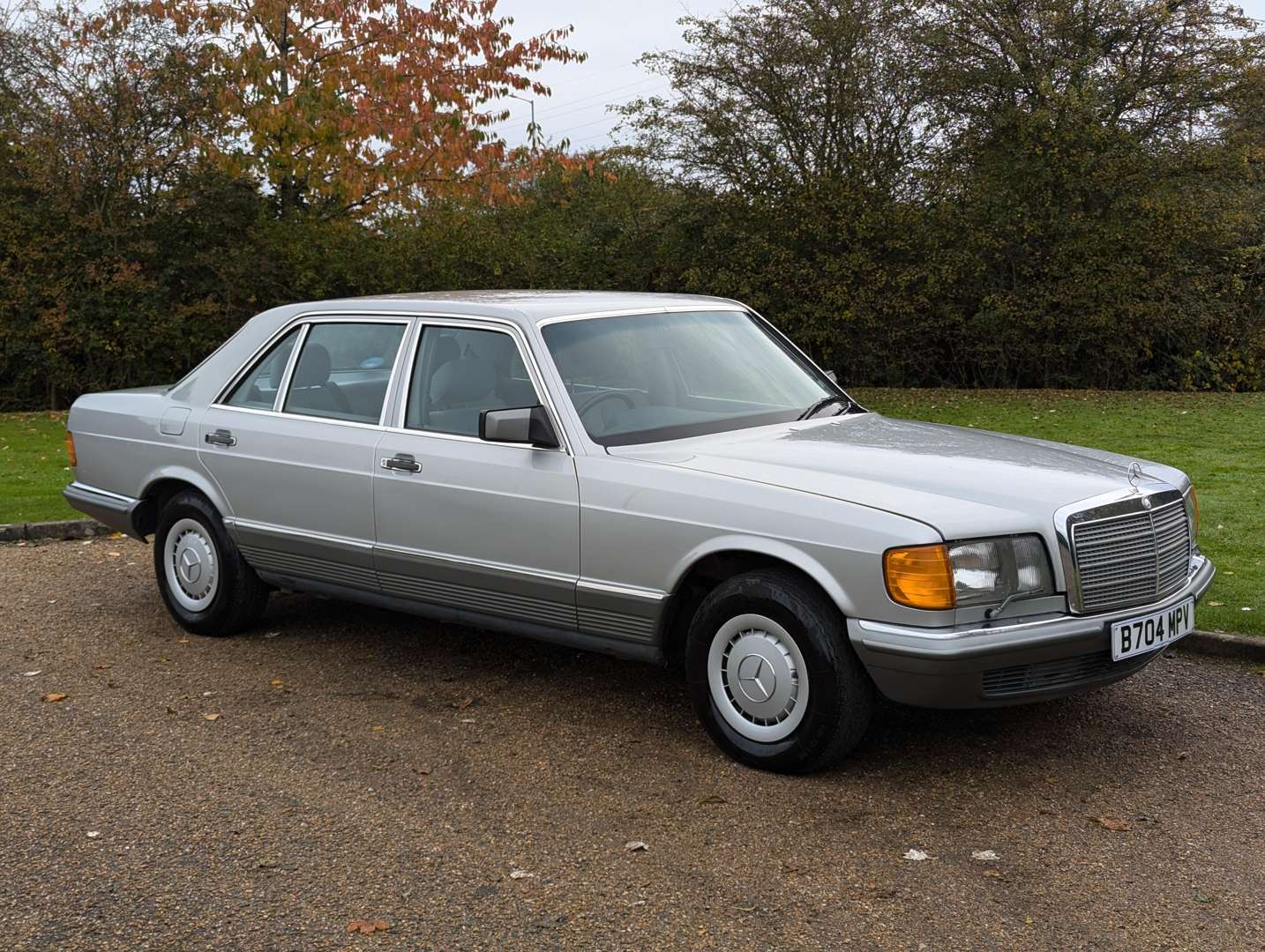 <p>1984 MERCEDES 500 SEL AUTO</p>