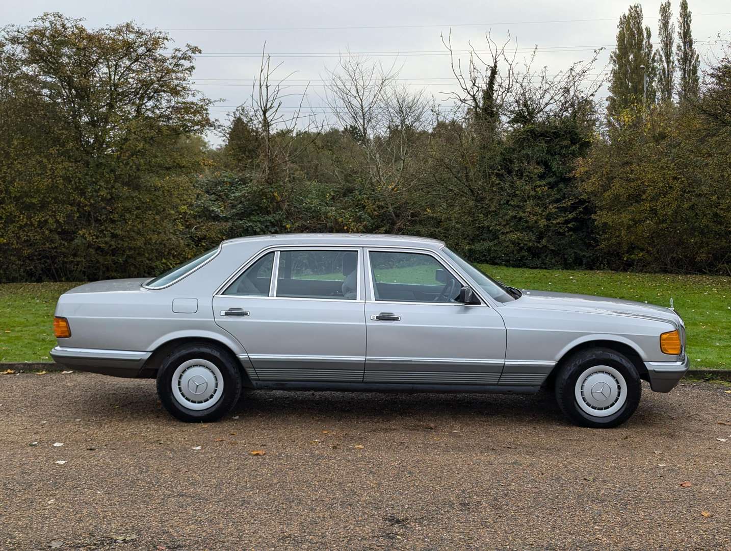 <p>1984 MERCEDES 500 SEL AUTO</p>