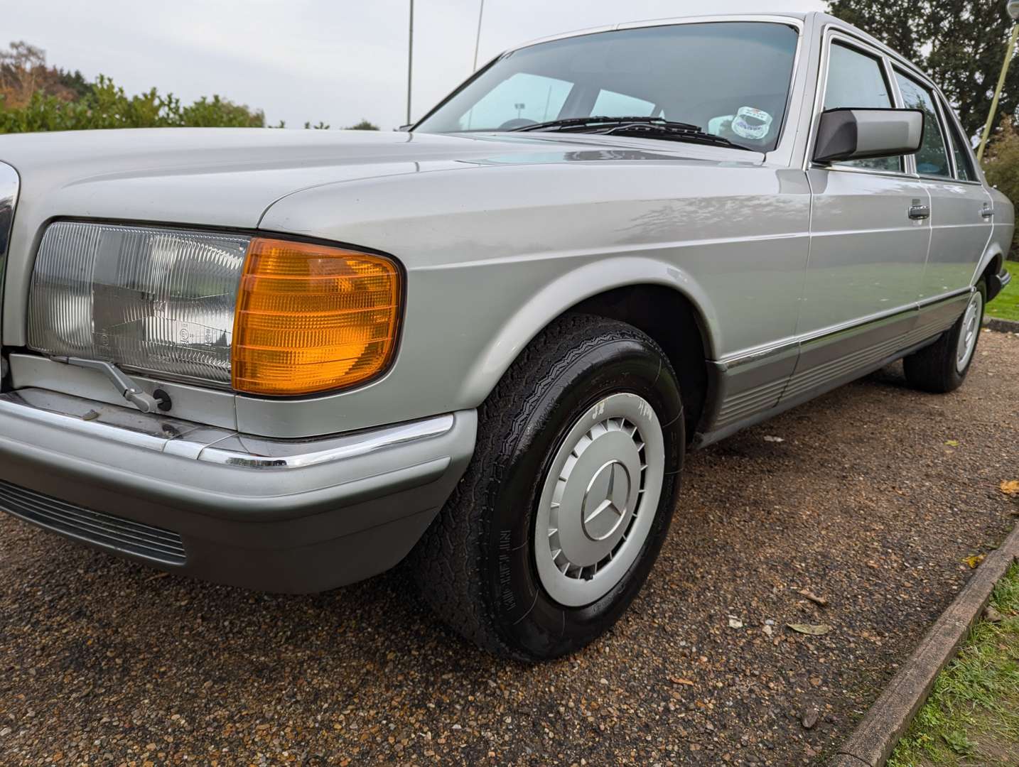 <p>1984 MERCEDES 500 SEL AUTO</p>