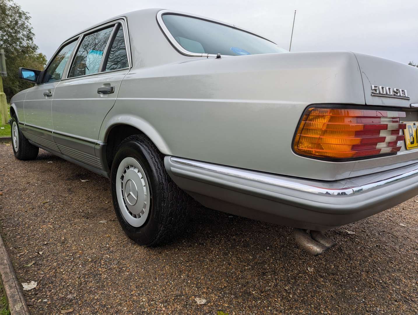 <p>1984 MERCEDES 500 SEL AUTO</p>